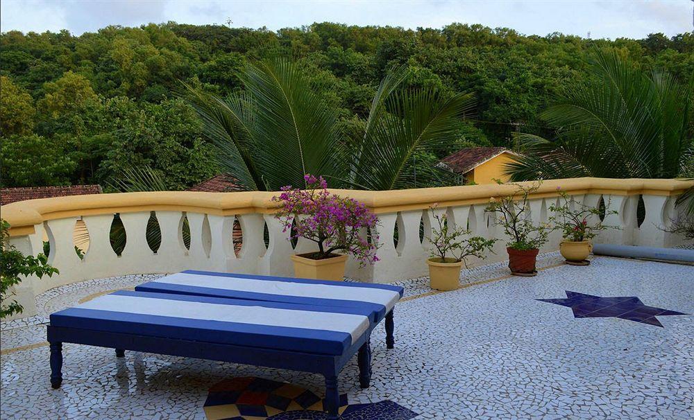 Bougainvillea Guest House Candolim Buitenkant foto