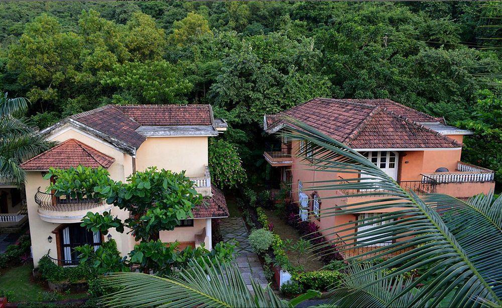 Bougainvillea Guest House Candolim Buitenkant foto